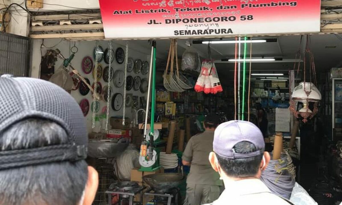 Giat Sosiallisasi Tatanan Kehidupan Era Baru Pertokoan sepanjang Jalan Diponogoro