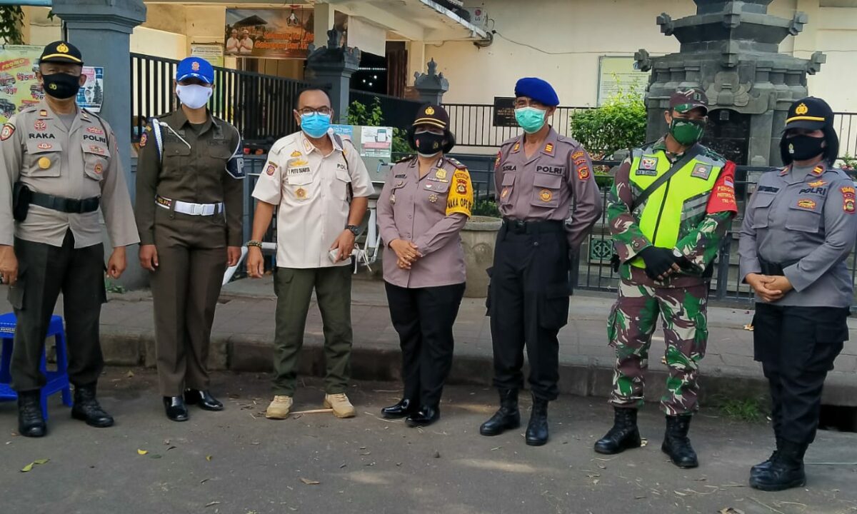 Tim Satgas Covid-19 Kab. Klungkung tak henti-hentinya memberikan edukasi prokes kepada Masyarakat.