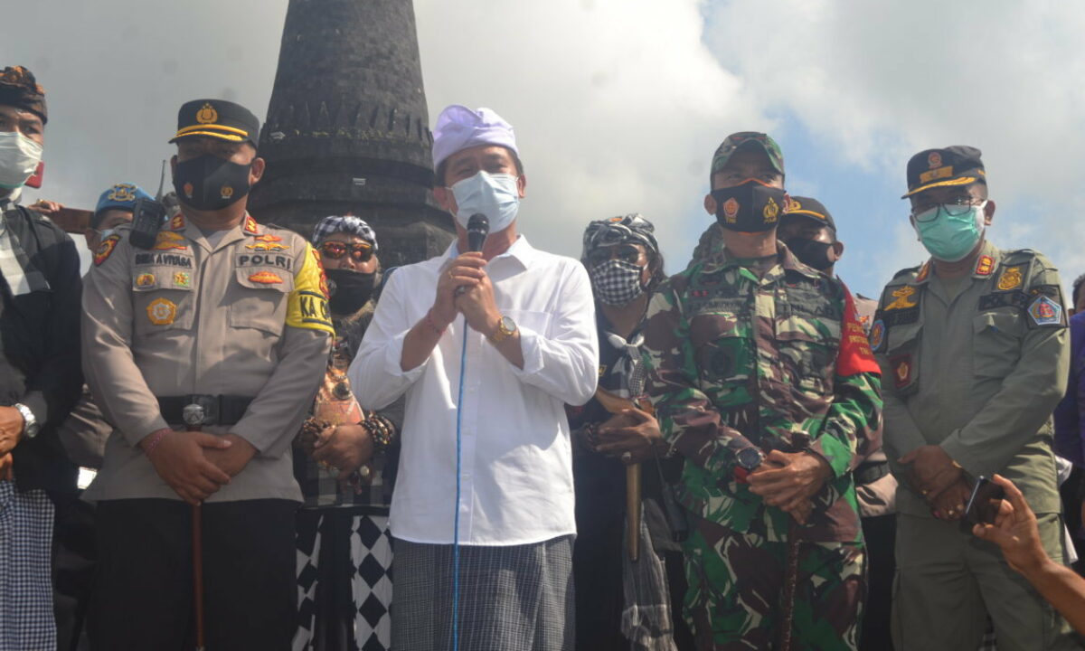 AKSI DAMAI MASYARAKAT NUSA PENIDA BERLANGSUNG AMAN