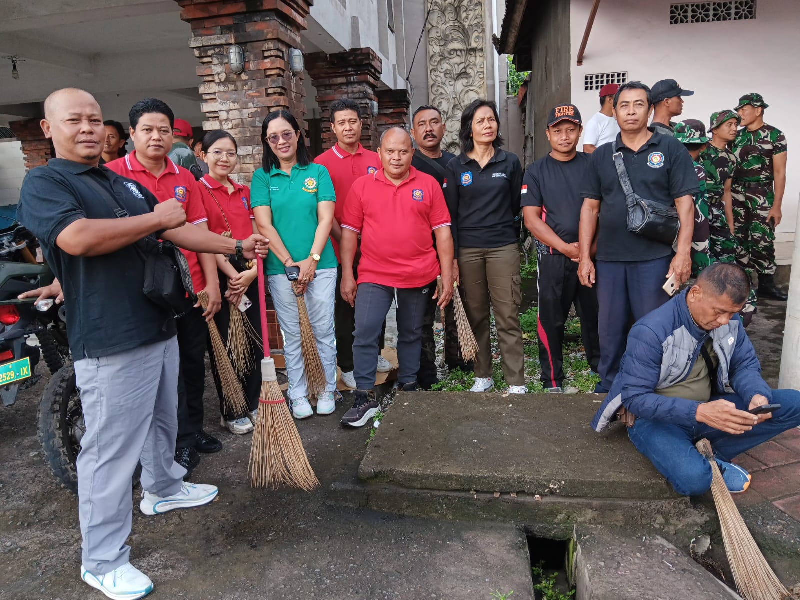 Satpol PP dan Damkar Turut Serta dalam Memperingati World Cleanup Day Indonesia 2025